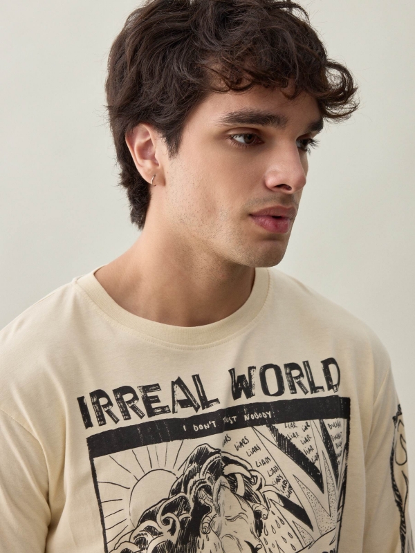  Irreal World T-shirt sand