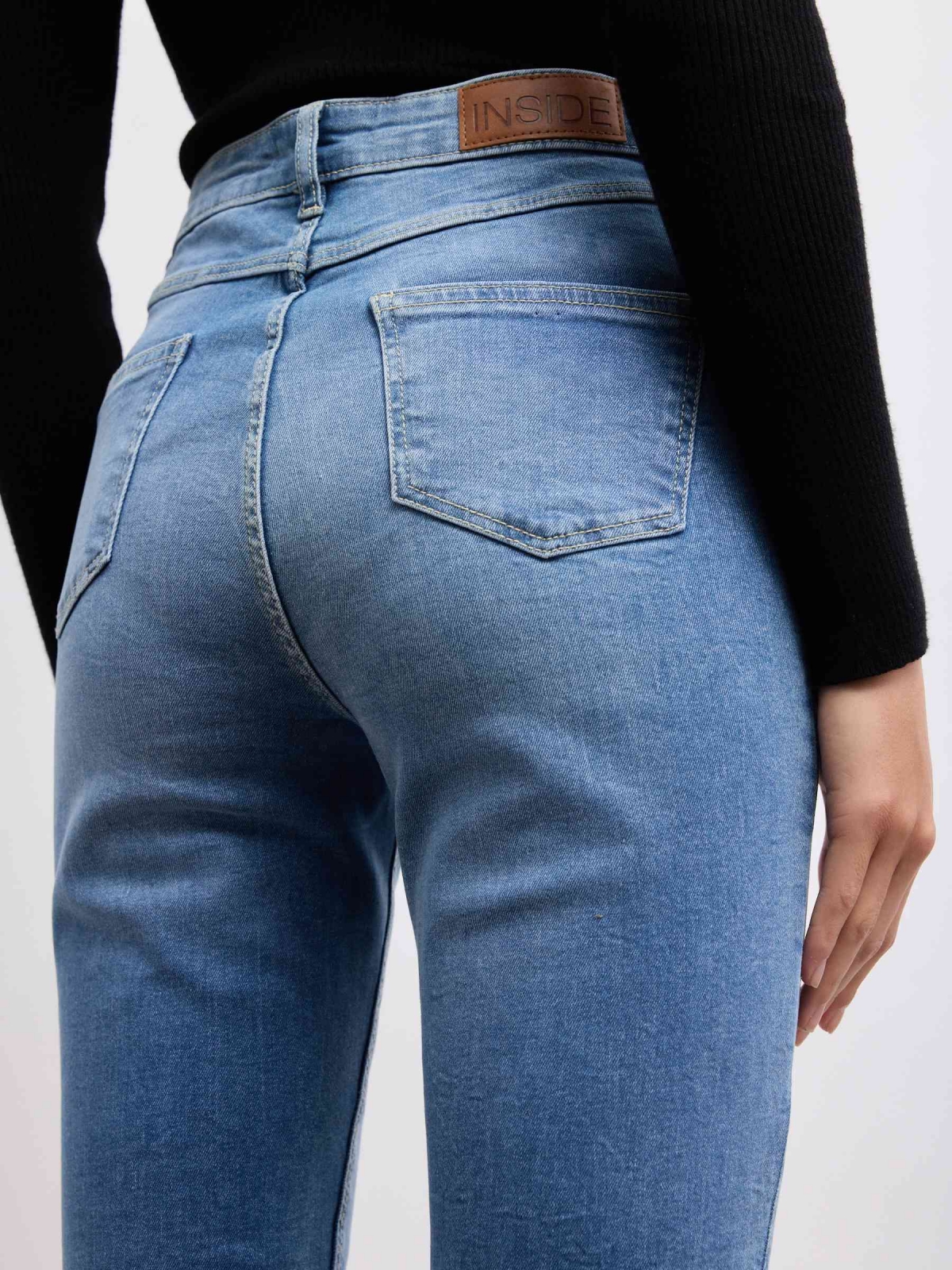 Mid-rise skinny jeans blue detail view