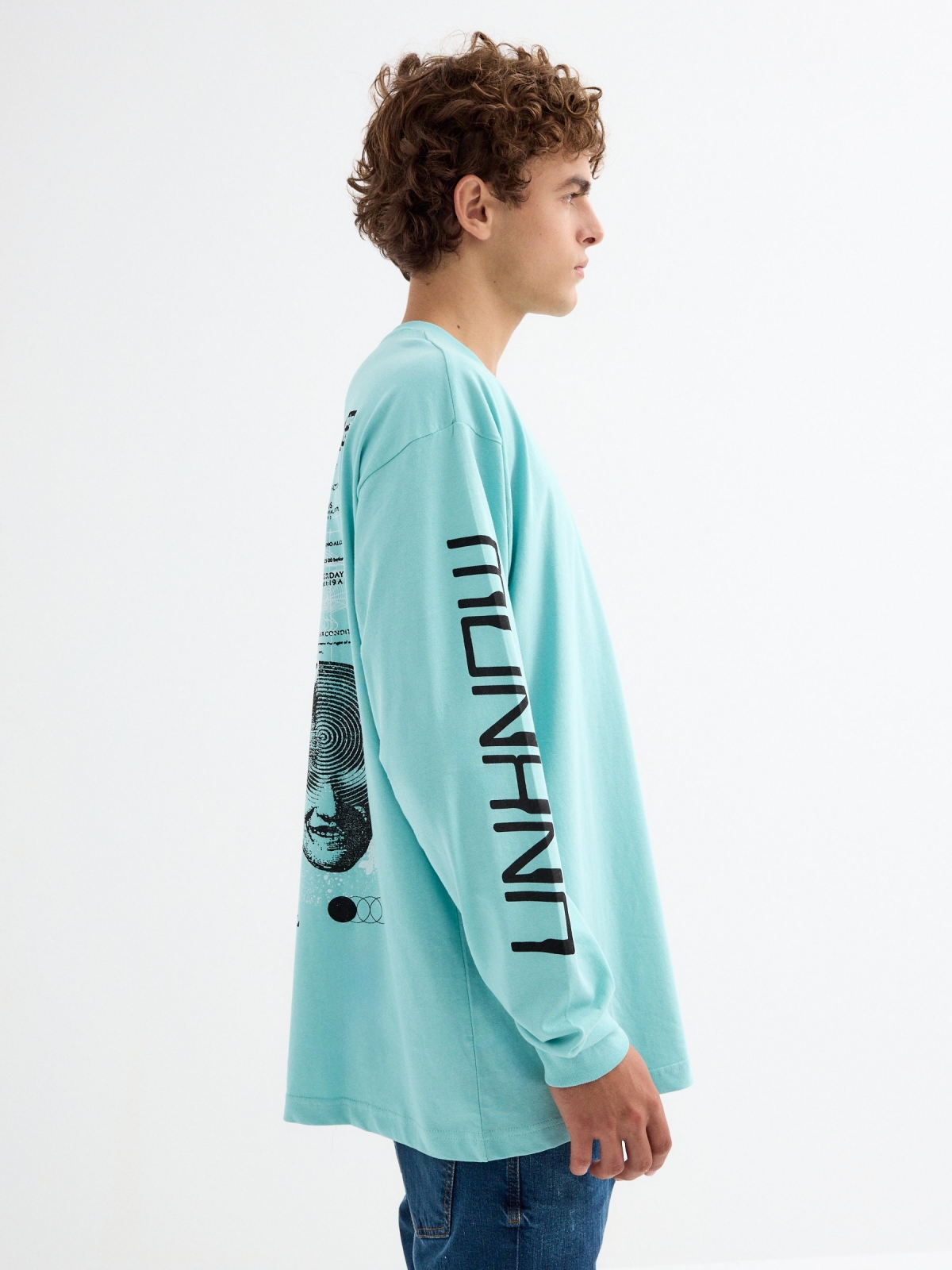 Cyber print t-shirt on sleeves light blue detail view