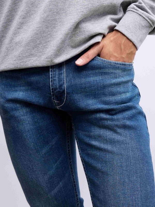  Jeans slim básicos desgastados azul