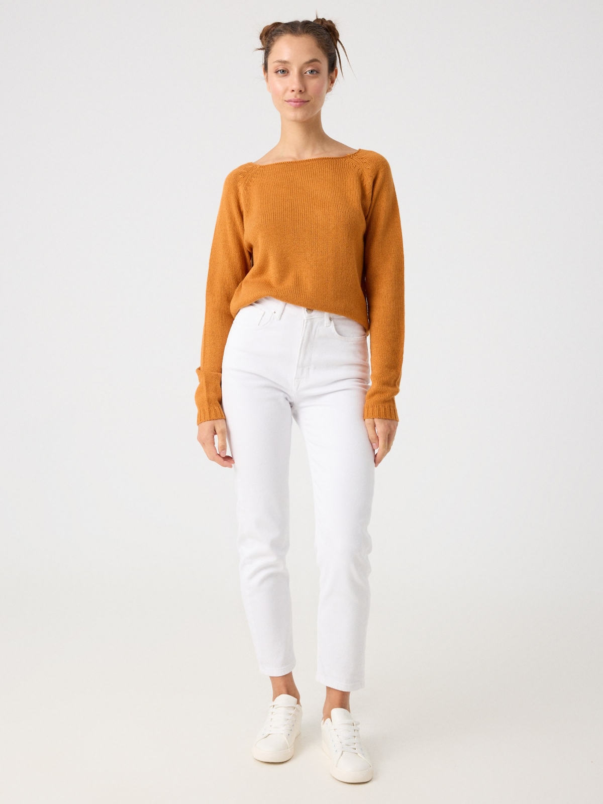 Basic round neck sweater beige front view