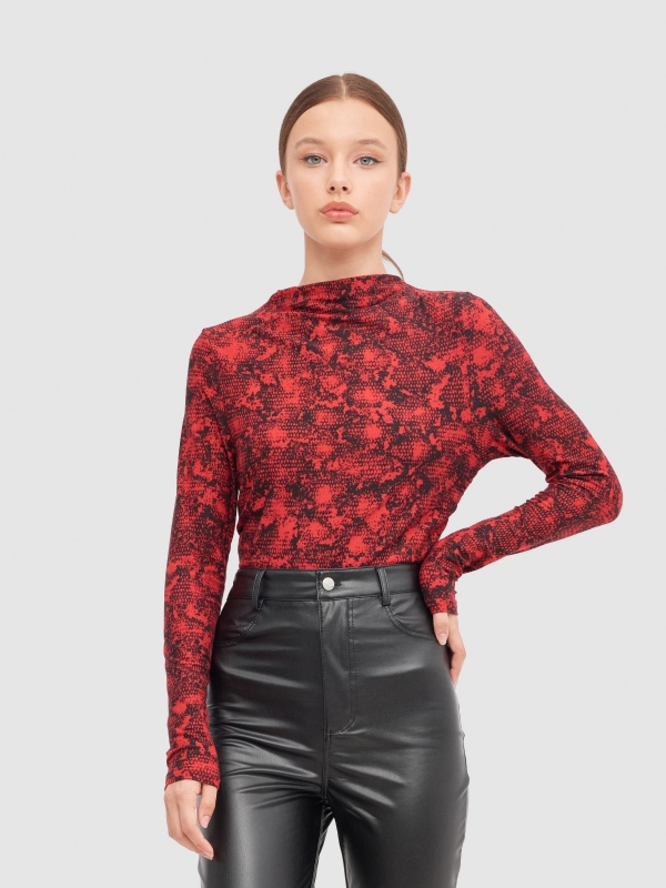 Animal print ruffled t-shirt red middle front view