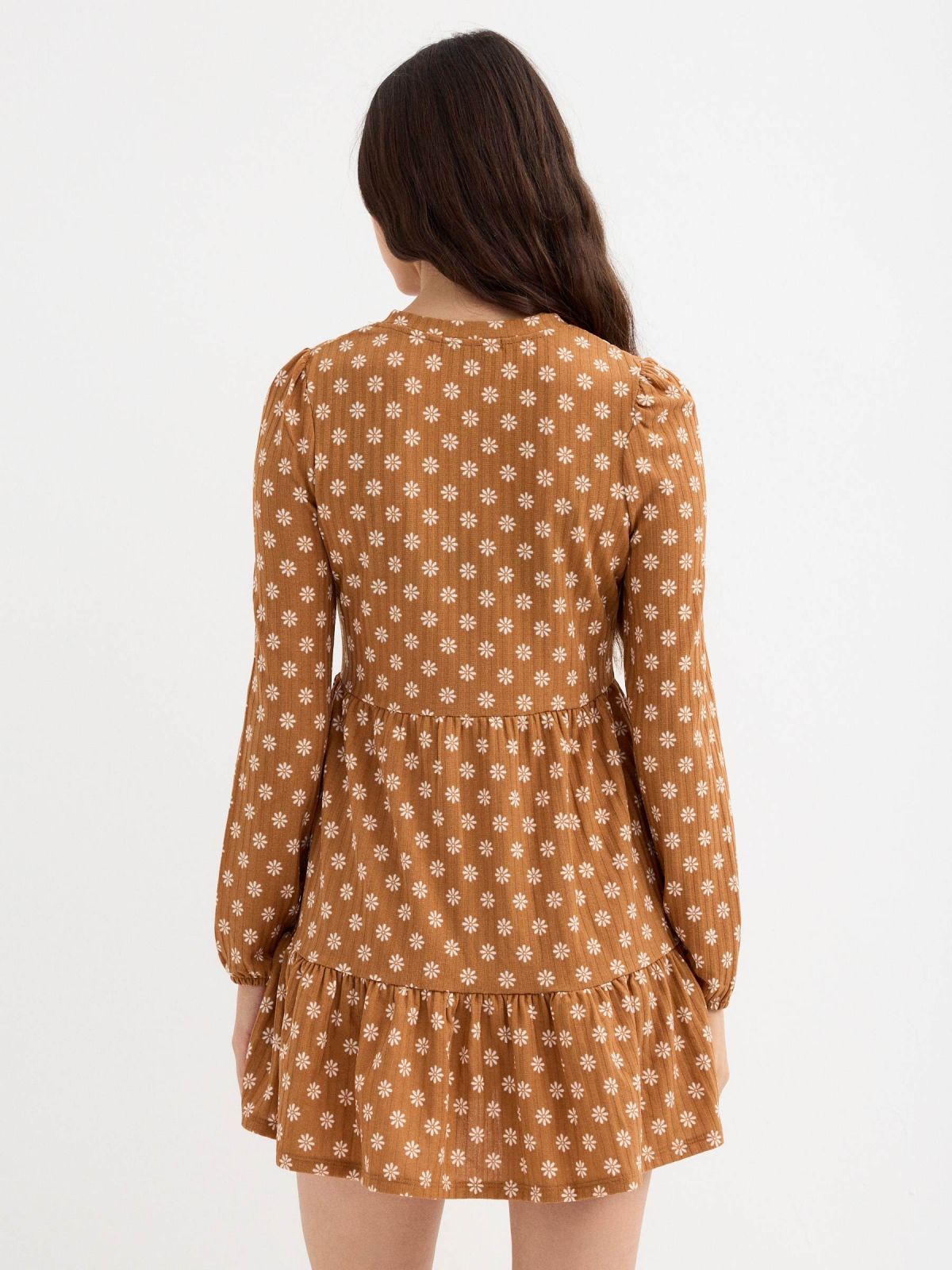 Ribbed daisy print dress cinnamon three-quarter back view