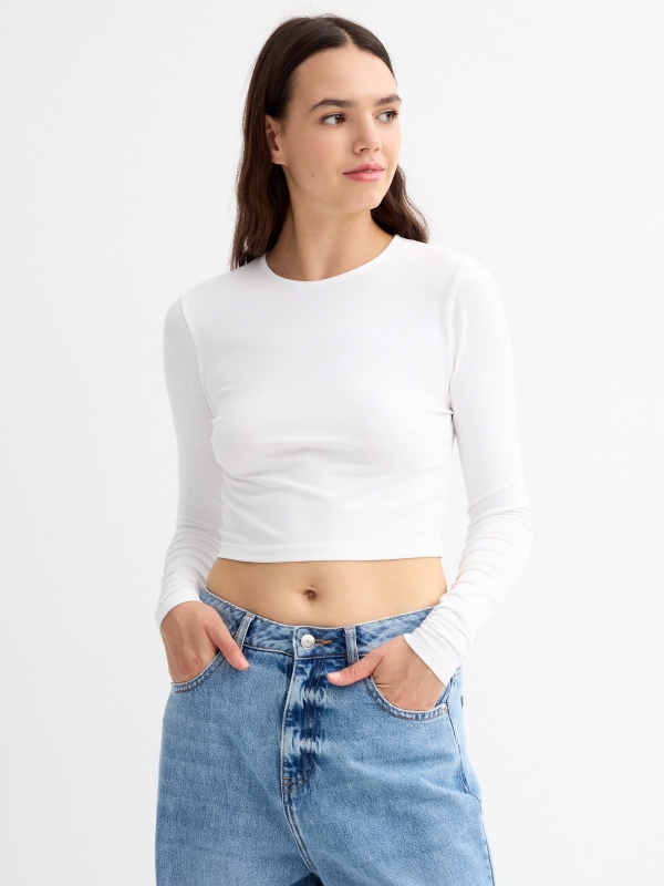 Camiseta crop cut out espalda blanco vista media frontal