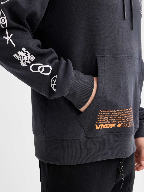 Sudadera Run Away To Nowhere gris oscuro vista detalle