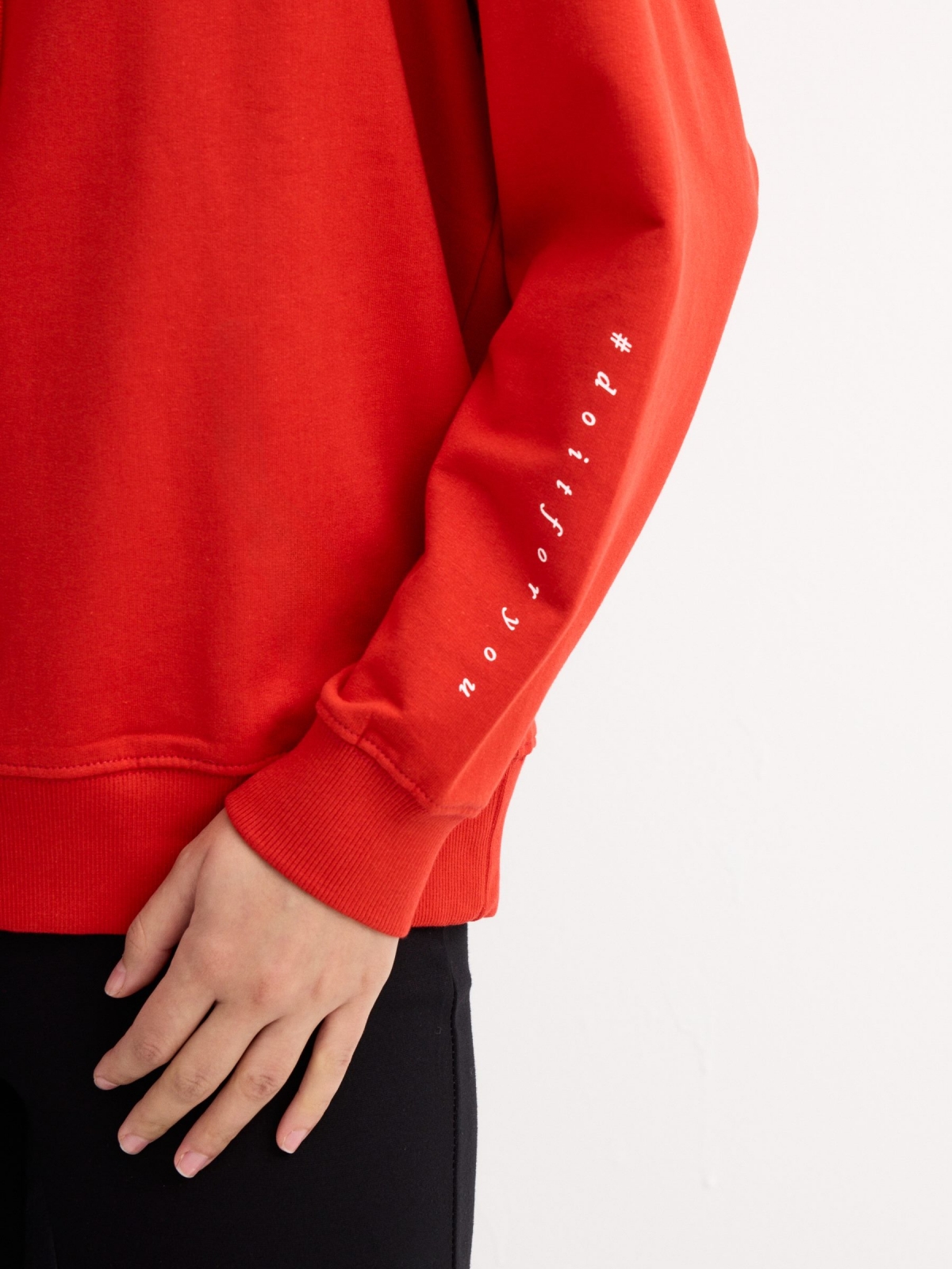 Sweatshirt Don´t Follow Trends vermelho vista detalhe