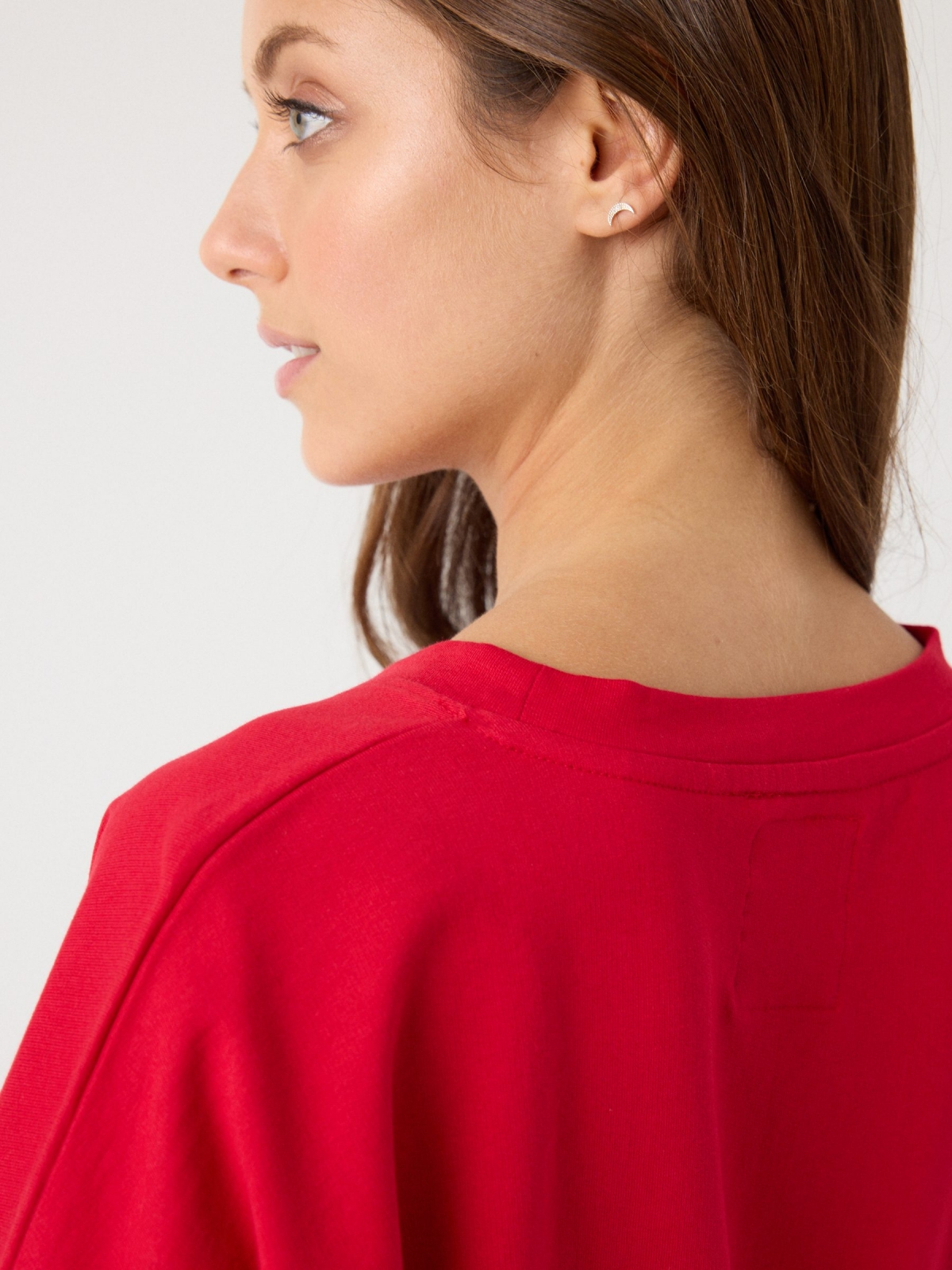 Basic oversized sweatshirt red detail view