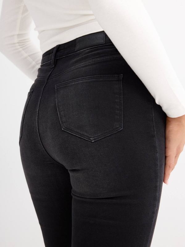 Calças de ganga skinny pretas de cintura subida preto vista detalhe