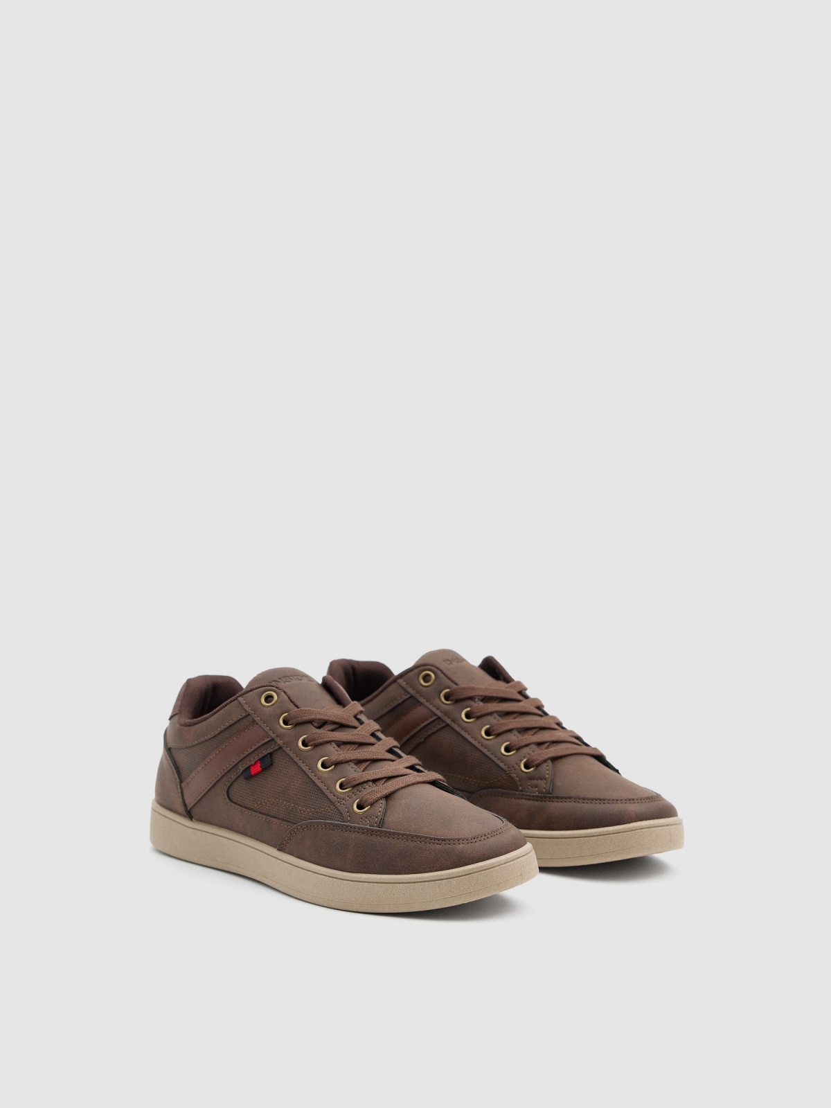 Brown casual sneaker brown 45º front view