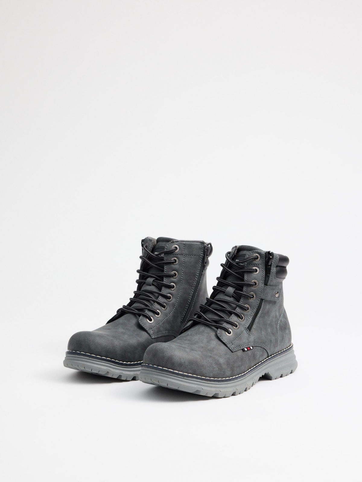 Grey mountaineering boot dark grey 45º front view