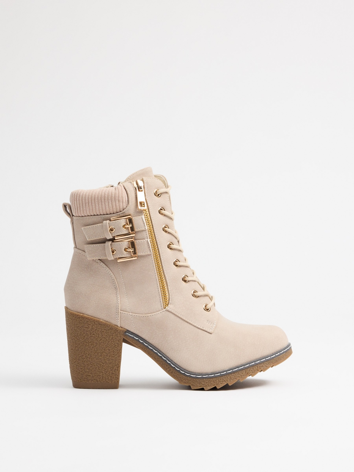 Botines beige con tacón