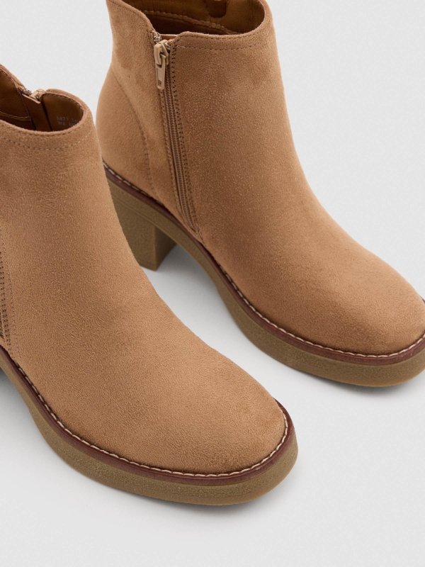 Basic ankle boots with wide camel heel beige detail view