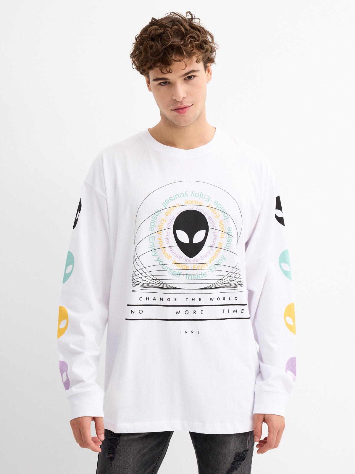 Aliens print T-shirt white middle front view