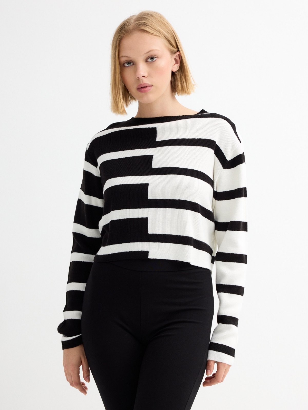 Black and white striped knitted crop sweater black/beige middle front view